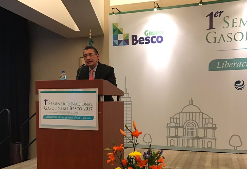 Fernando César Luna, director general de Verificación de Combustibles de la Profeco, participó en el Primer Seminario Nacional Gasolinero realizado en la Ciudad de México.