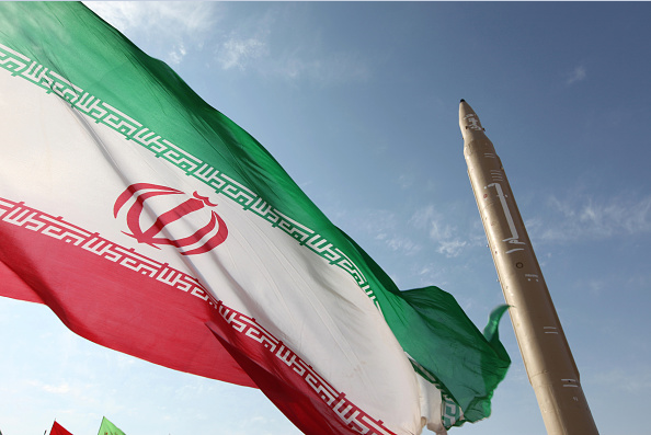 Teherán lanzó desde una plataforma ubicada en la región de Semnan un misil tierra-aire de corto alcance.