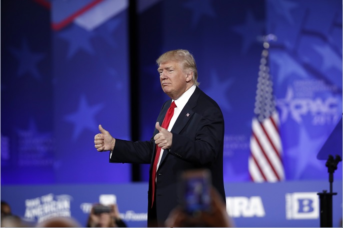 Donald Trump asiste a la conferencia de activistas conservadores; el presidente de Estados Unidos incrementa sus ataques contra la prensa