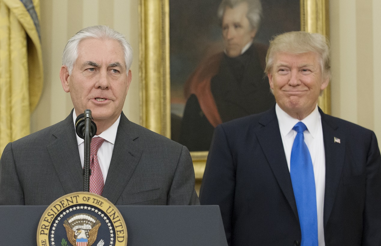El secretario de Estado, Rex Tillerson, aparece en la imagen después de ser juramentado como miembro del gabinete del presidente Donald Trump (Getty Images/archivo)