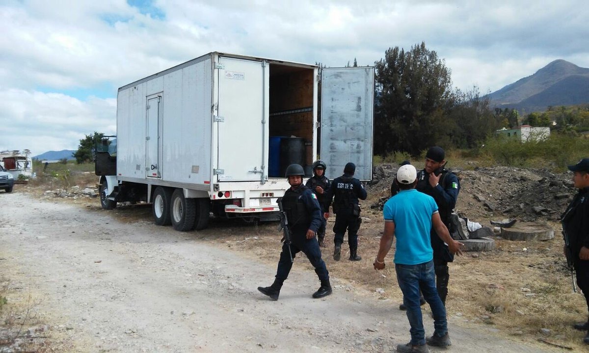 Una llamada alertó a las autoridades sobre la presencia de una camioneta con personas armadas (Noticieros Televisa)