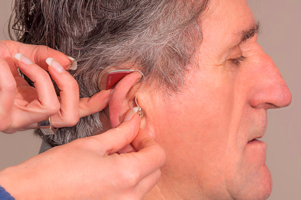 Los padecimientos del sistema auditivo afectan a 360 millones de personas de forma severa en el mundo (Getty Images)
