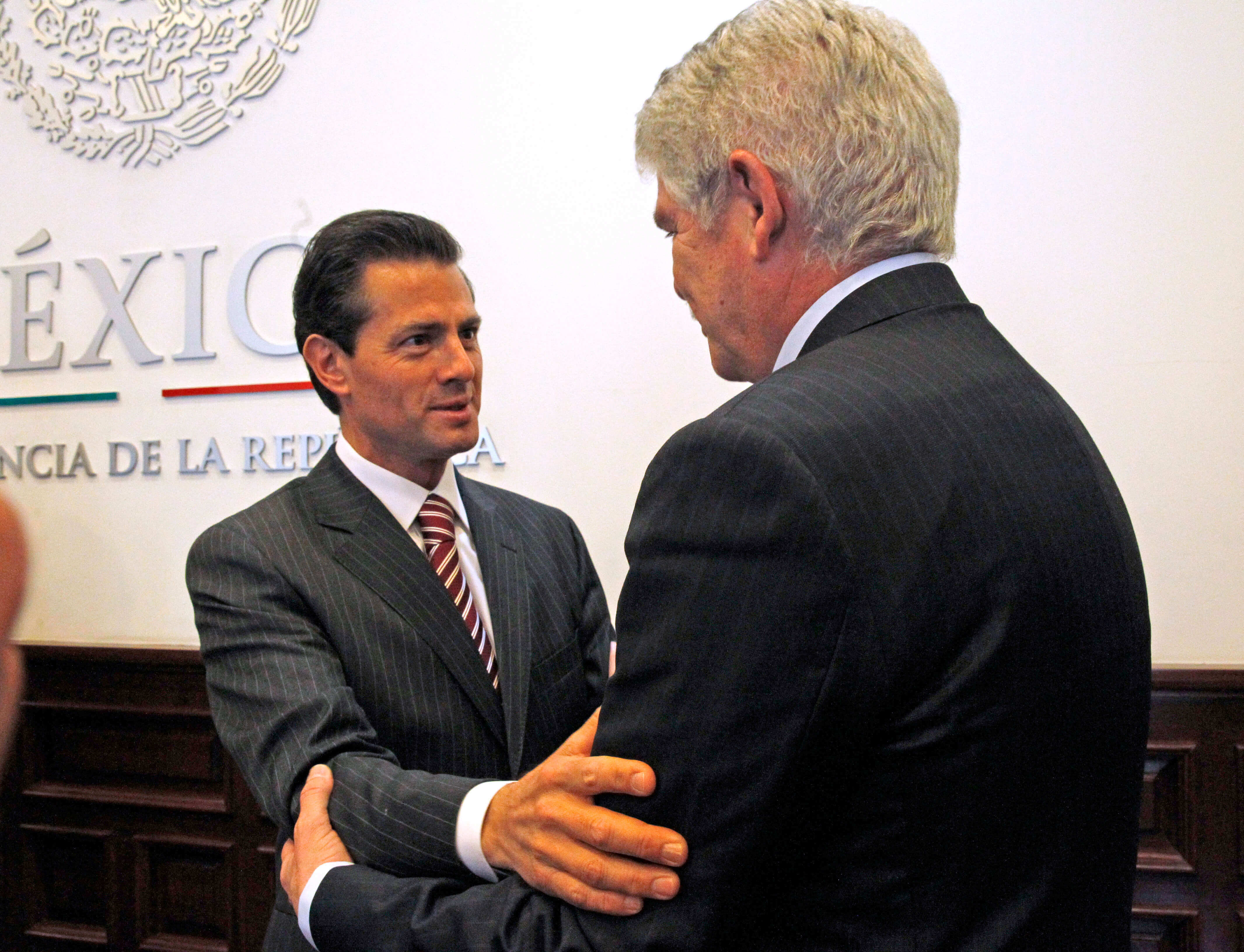 El presidente de la República, Enrique Peña Nieto, recibió esta tarde en la Residencia Oficial de Los Pinos al ministro de Asuntos Exteriores y de Cooperación del Reino de España, Alfonso Dastis Quecedo. (EFE)