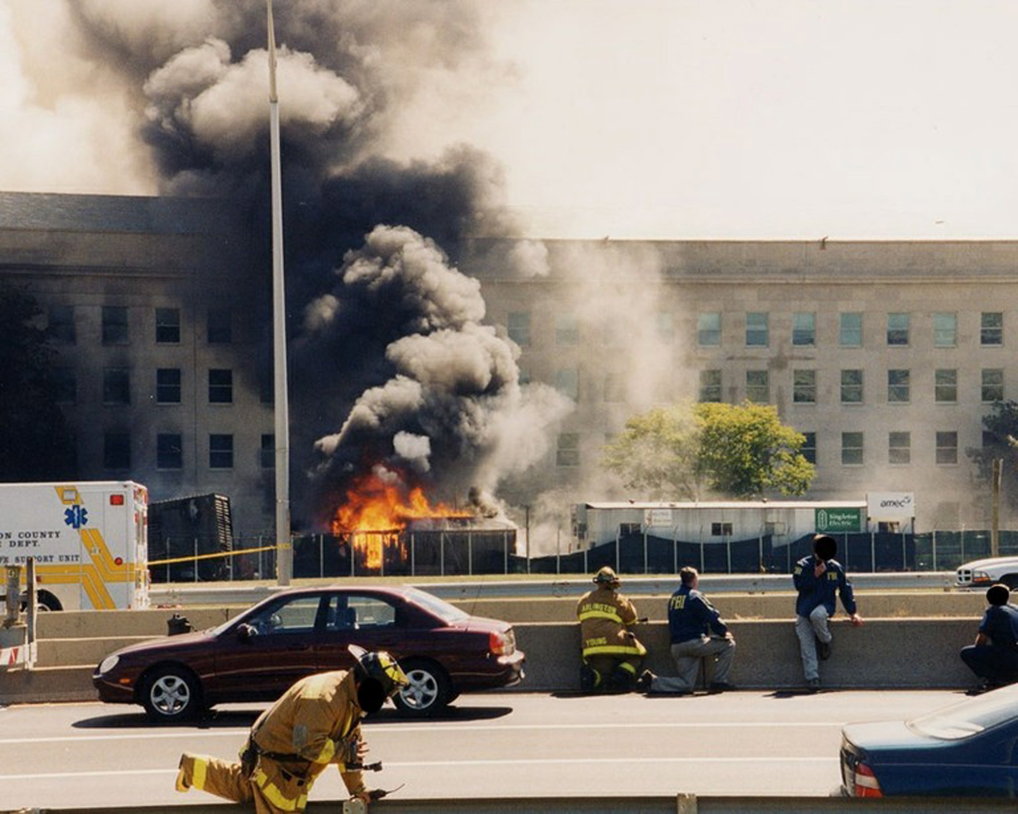 FBI ha distribuido una veintena de nuevas imágenes de la tragedia en el Pentágono. (EFE)