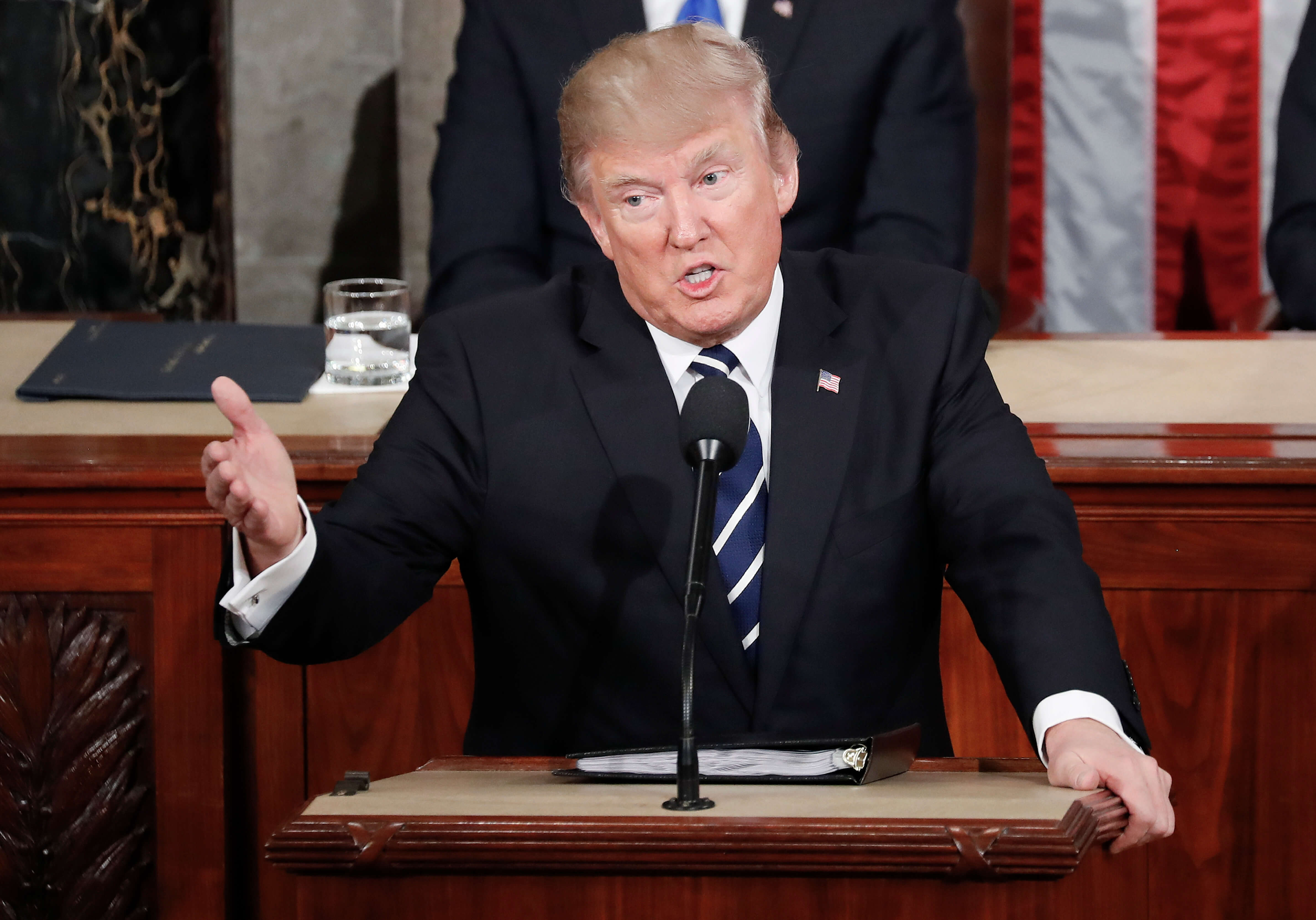El presidente Donald Trump ofrece un discurso en el Congreso de Estados Unidos. (AP)