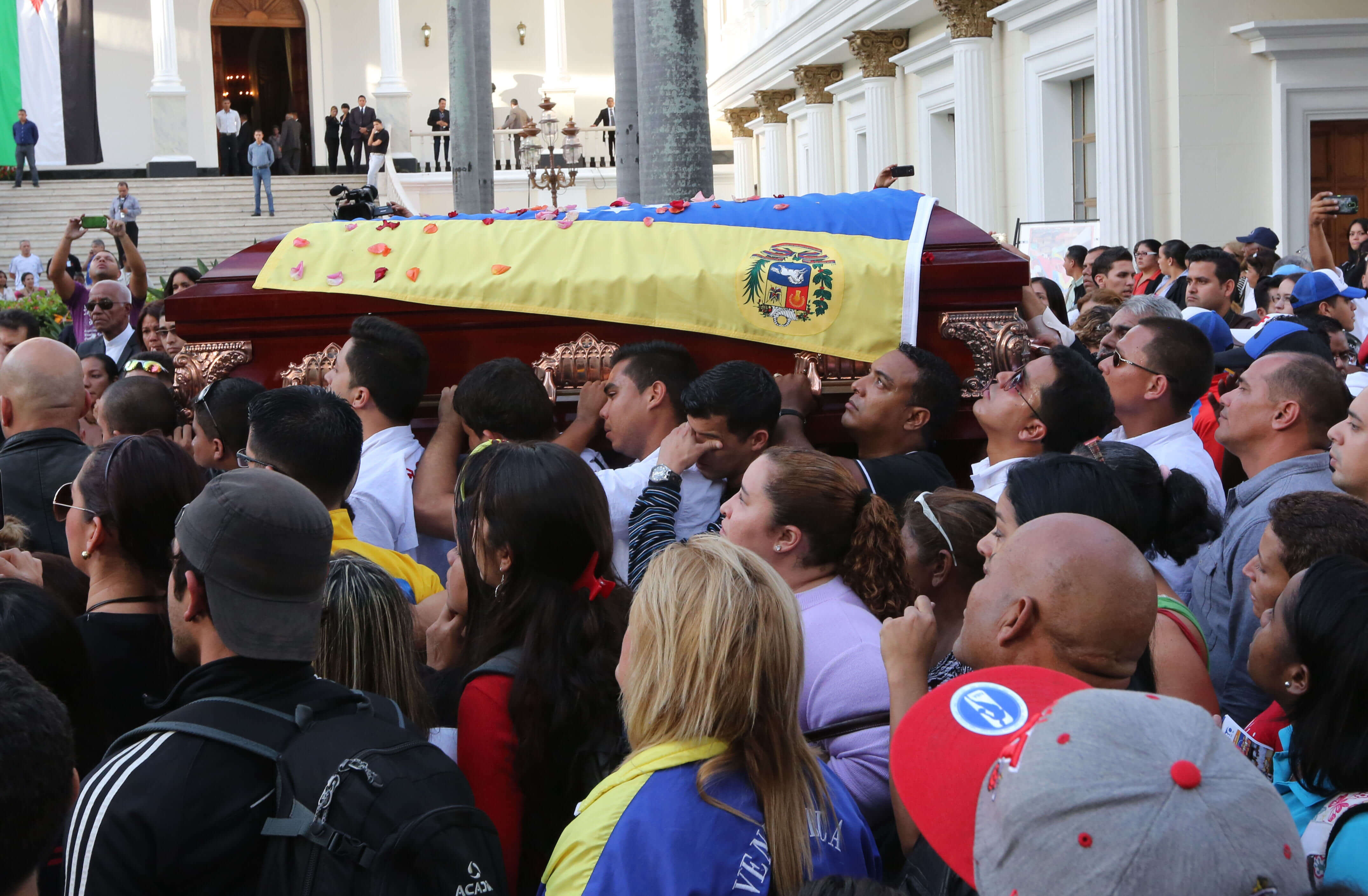 José Serra, integrante del Partido Socialista de Venezuela fue apuñalado en su casa, el jueves 2 de octubre de 2014. (AP/archivo)