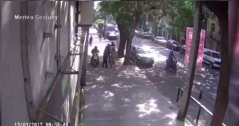 El asalto se cometió en la calle Coahuila de la colonia Roma en 35 segundos (Noticieros Televisa)