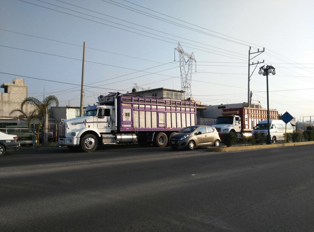 Militares aseguran varios vehículos que transportaban combustible ilícito (Noticieros Televisa)