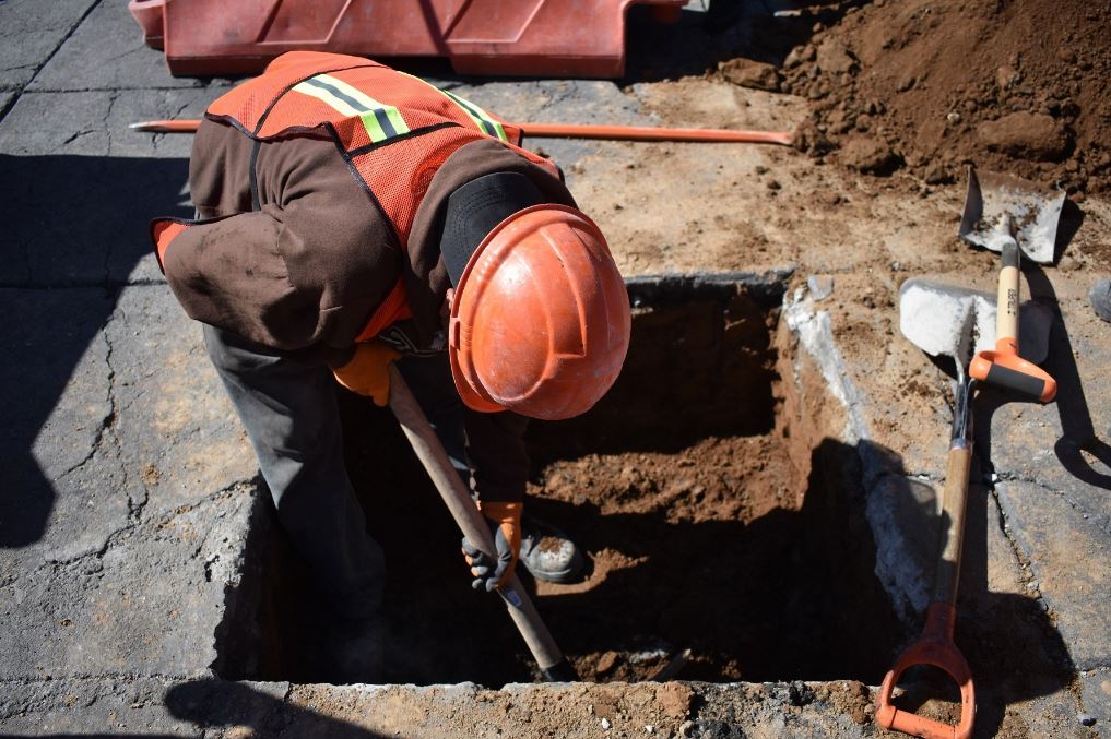 Terminan primeras excavaciones en Zócalo sin hallar vestigios arqueológicos