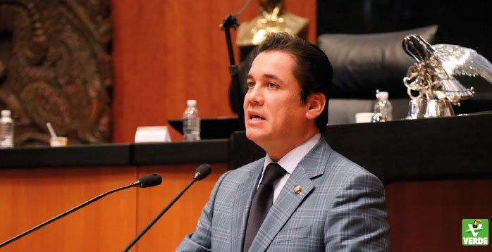 Carlos Puente Salas, coordinador del PVEM en el Senado. (Twitter: @CarlosPuenteZAC)