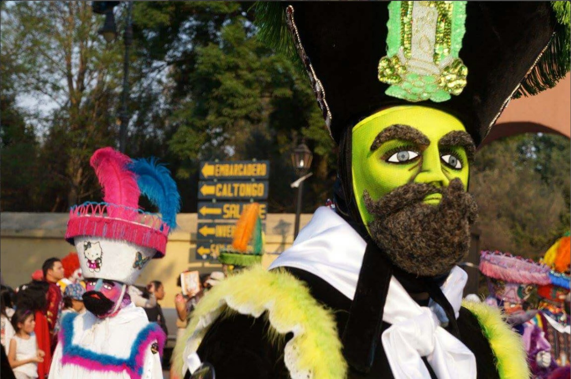 20 comparsas de chinelos y huehuenches estarán presentes en el Carnaval Xochimilco 2017 (Twitter @DelegacionXochi)