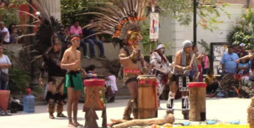 Danzantes celebran año nuevo mexica en el zócalo de Chilpancingo, Guerrero