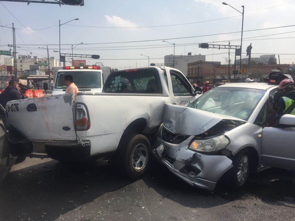 EEn la Ciudad de México se redujeron 18 por ciento el número de muertes en accidentes viales (S. Servín/archivo)
