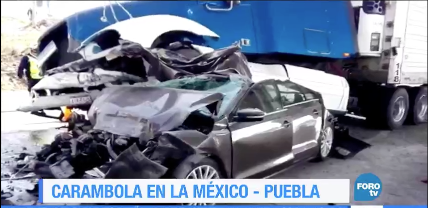 Choque múltiple en el kilómetro 125 de la autopista México-Puebla. (Noticieros Televisa)