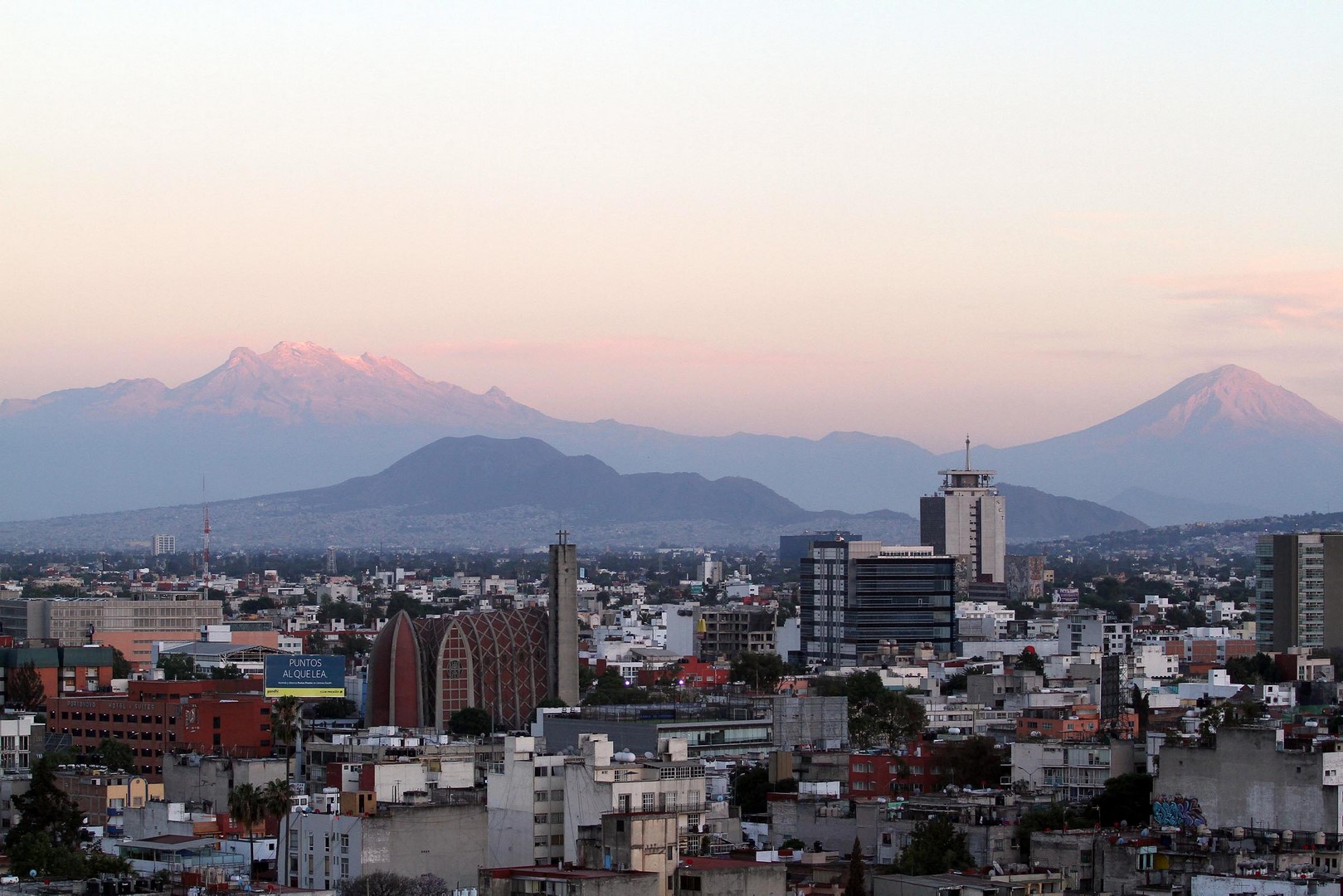 Panorámica del Valle de México; prevén una temperatura máxima de 30 grados centígrados. (Notimex)