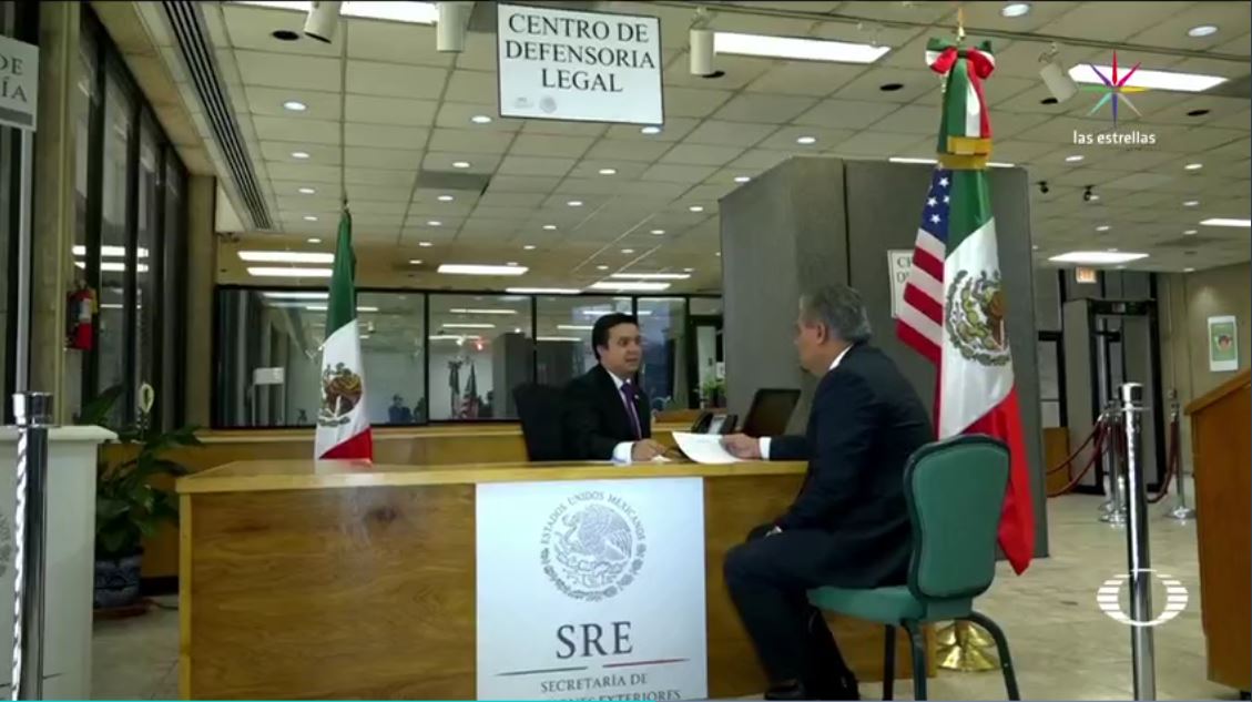 El Consulado General de México en El Paso, Texas, abre el Centro de Defensoría Legal con más de 12 abogados para defender los derechos de los mexicanos indocumentados que viven el sur de Texas. (Noticieros Televisa)