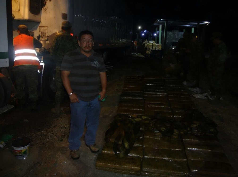 Elementos del Ejército decomisaron cerca de una tonelada de droga en tres acciones distintas en Chiapas.