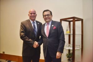 Ildefonso Guajardo, secretario de Economía de México, y Eduardo Ferreyros, ministro de comercio de Perú. (Twitter, @A_delPacifico)