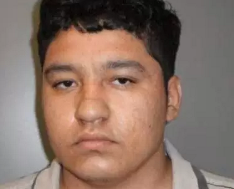 El joven Oliver Funez está acusado de decapitar a su madre en Carolina del Norte, Estados Unidos. (@lifepoliticsusa)
