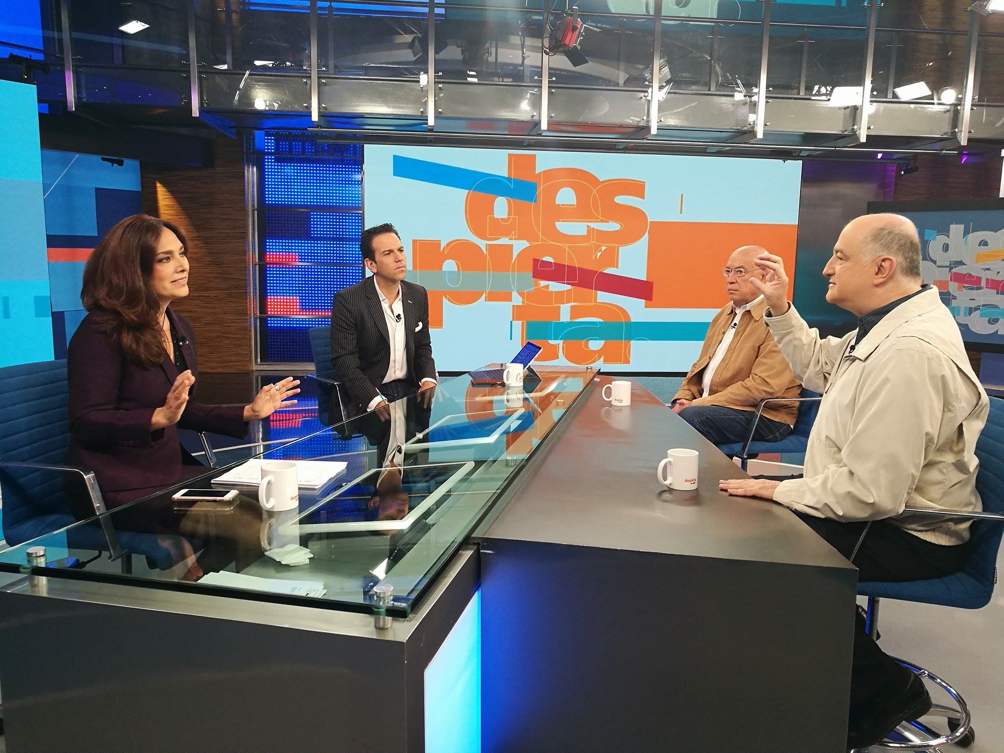 Elisa Alanís, Rubén Aguilar y Roy Campos en la mesa de Despierta con Loret. (Twitter, @NTelevisa_com)