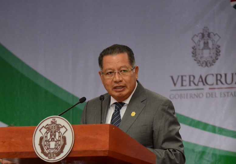 El gobernador interino de Veracruz, Flavino Ríos Alvarado, se hizo cargo del gobierno de Veracruz, el 12 de octubre de 2016 (Twitter @flavino_rios)