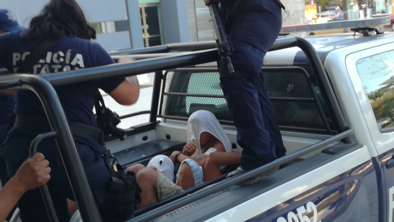 Los heridos son atendidos en el Hospital General. (Noticieros Televisa)