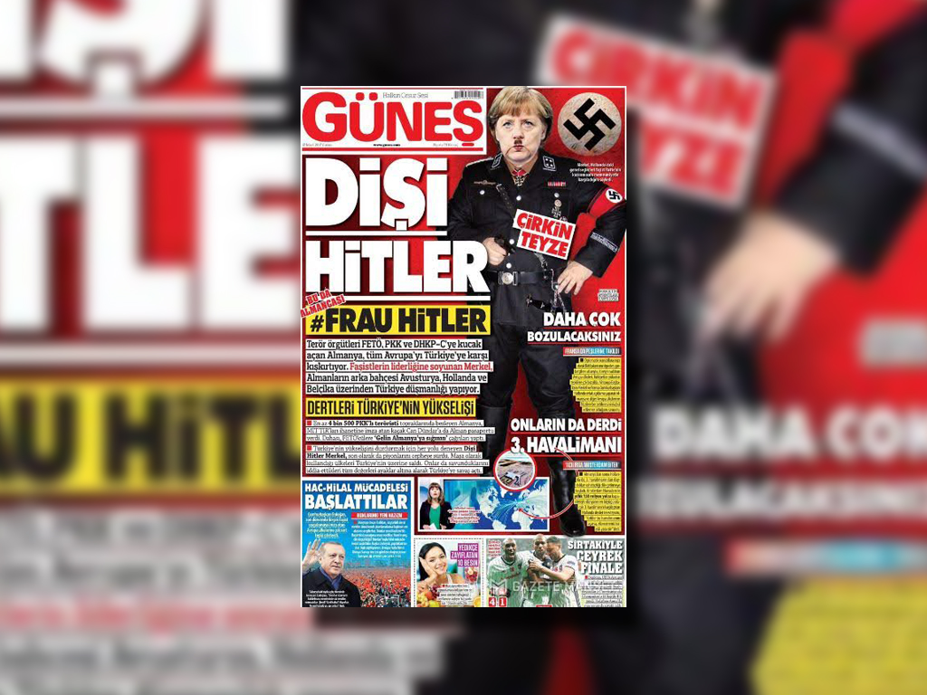 Fotomontaje de Angela Merkel titulado Frau Hitler en un diario turco (Twitter @OnlineMagazin)