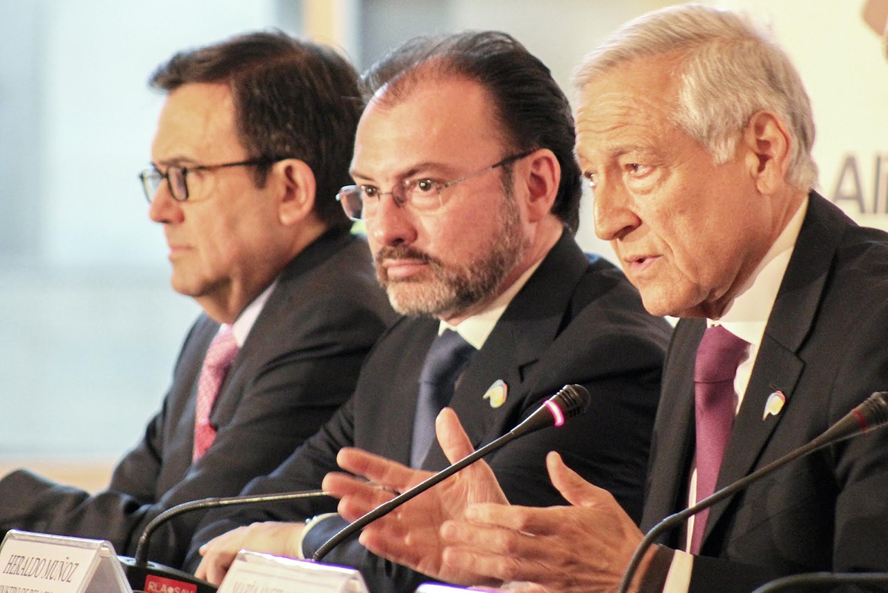 Ildefonso Guajardo, secretario de Economía, Luis Videgaray, canciller mexicano, y Heraldo Muñoz, canciller chileno. (Notimex)