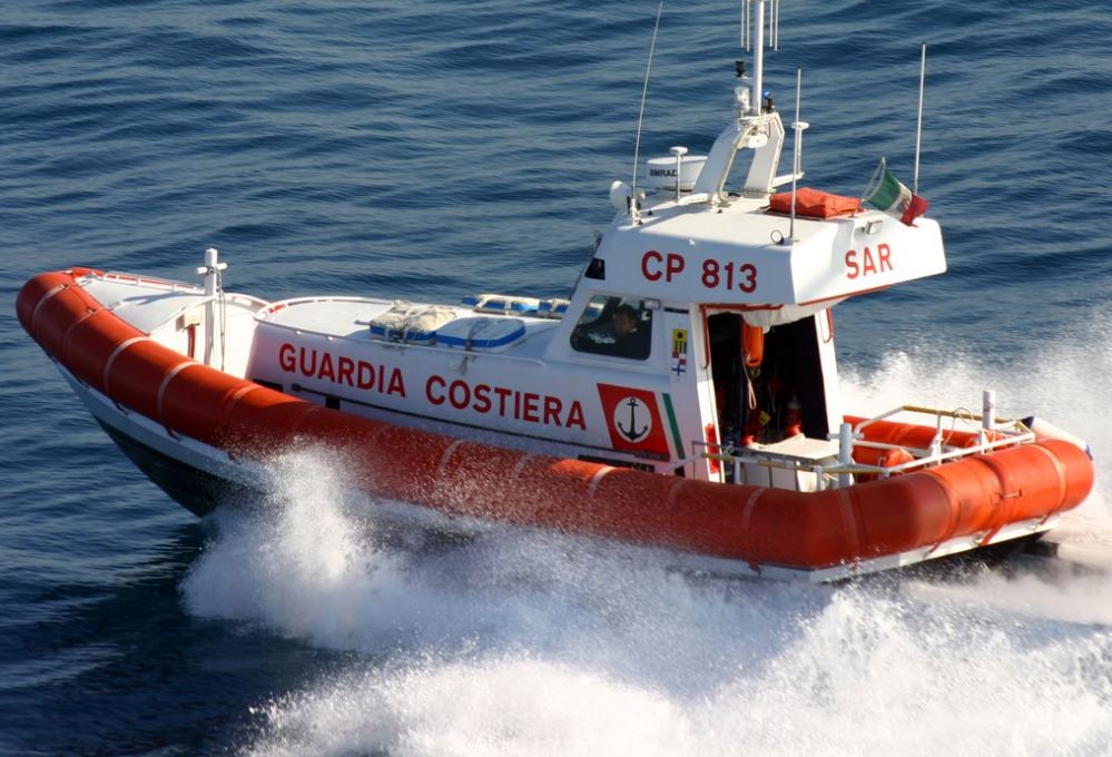 La Guardia Costera,rescató a 1,190 inmigrantes en el Canal de Sicilia. (@guardiacostiera)