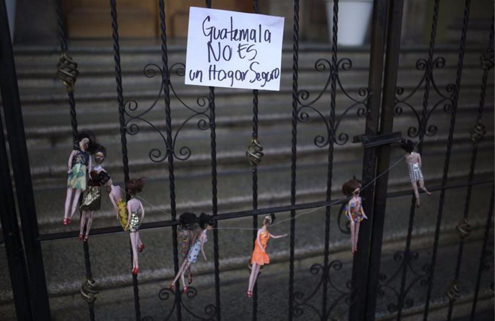 Protestas por la muerte de 39 niñas en una casa hogar de Guatemala. (Twitter@nomadagt)