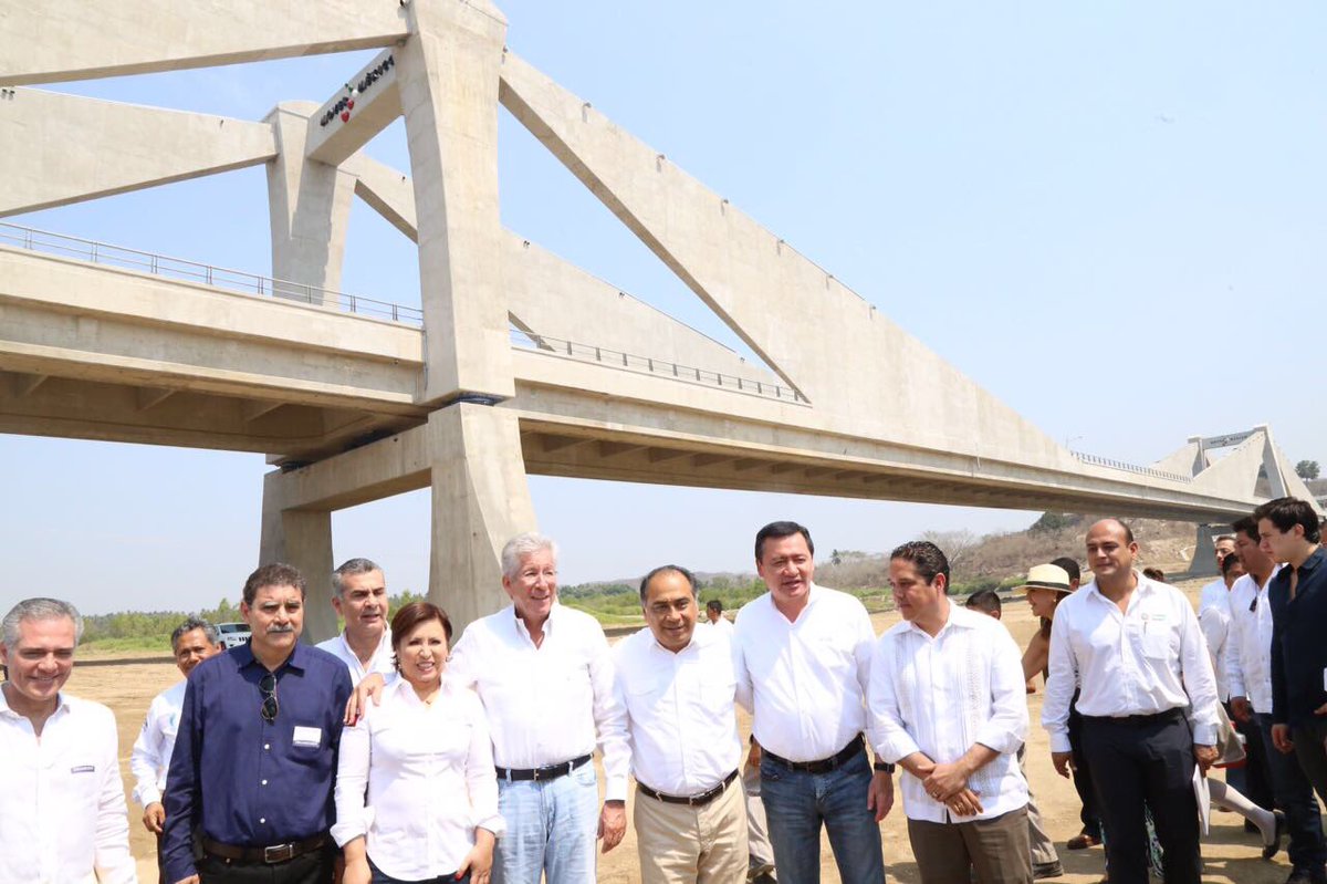 Inauguran puente Barra Vieja - Las Lomas, en Guerrero. (Twitter @HectorAstudillo)