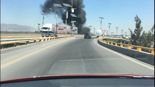 Se registra incendio de material industrial en el Circuito Exterior Mexiquense