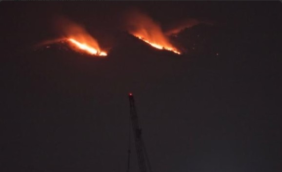Incendio en el Pico del Águila, en el Ajusco; la temporada de incendios forestales en México abarca nueve meses (Twitter @javalverde)