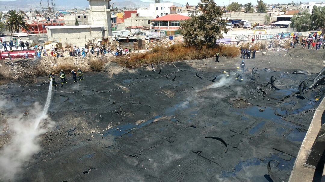 Incendio en el Circuito Exterior Mexiquense (Noticieros Televisa/Alan Hernández)