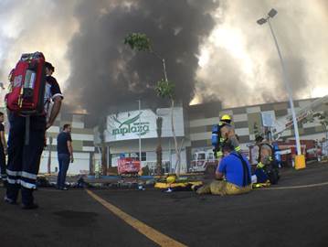 Incendio en plaza comercial de Culiacán, Sinaloa (Noticieros Televisa)