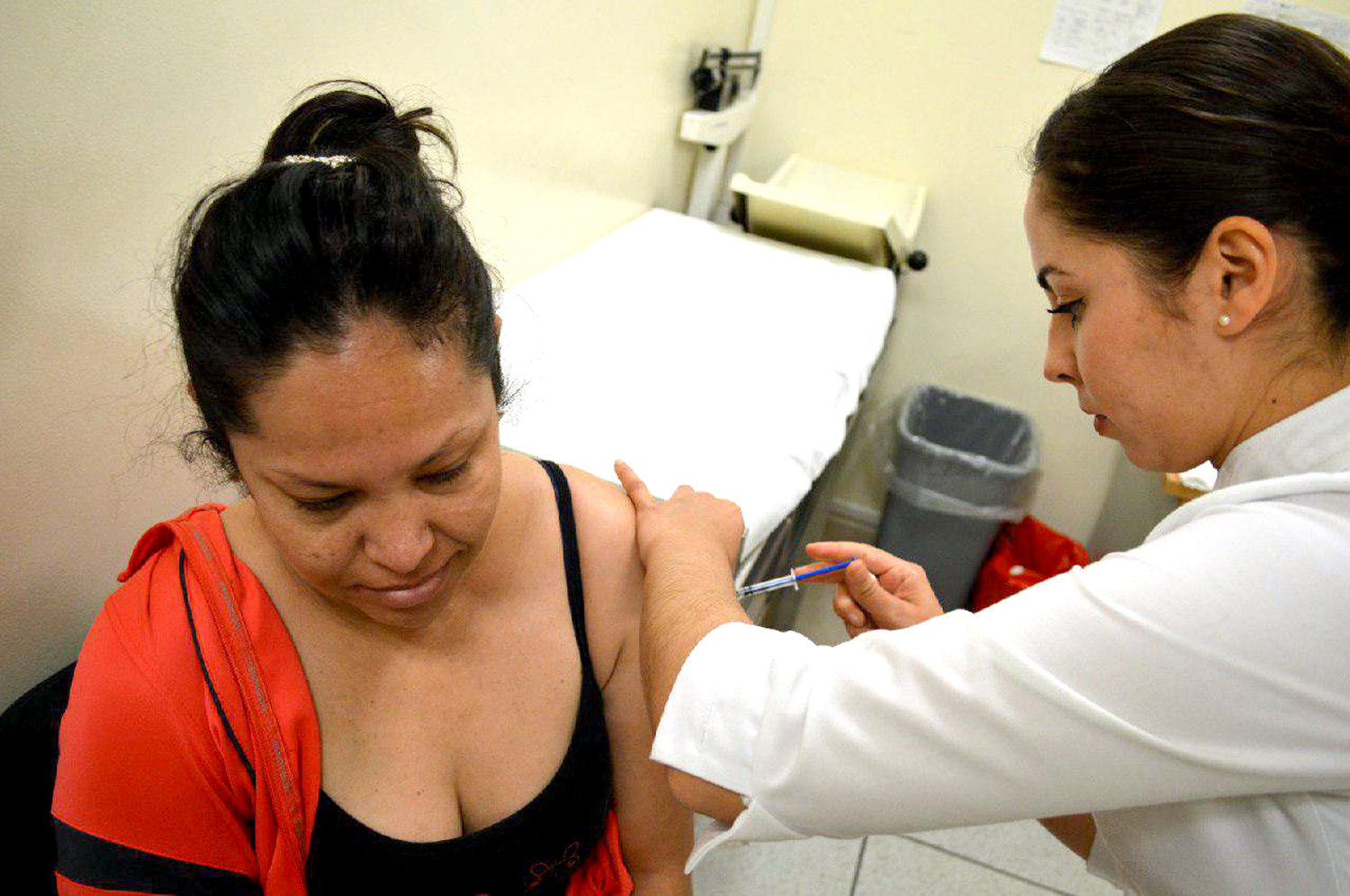 Aplican vacuna contra la influenza en México. (NTX, archivo)