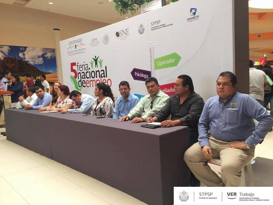 Inicia la 5ta Feria del Empleo Coatzacoalcos 2017. (Twitter @STPSPveracruz)