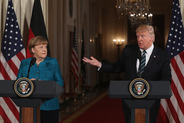 Trump y Merkel hablan con periodistas en la Casa Blanca (Getty Images)