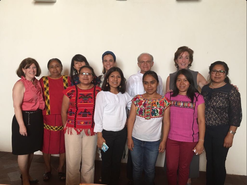 Roberta Jacobson, embajadora de Estados Unidos en México, visita Oaxaca y sostiene reuniones con miembros de la sociedad (Twitter @EmbRoberta)