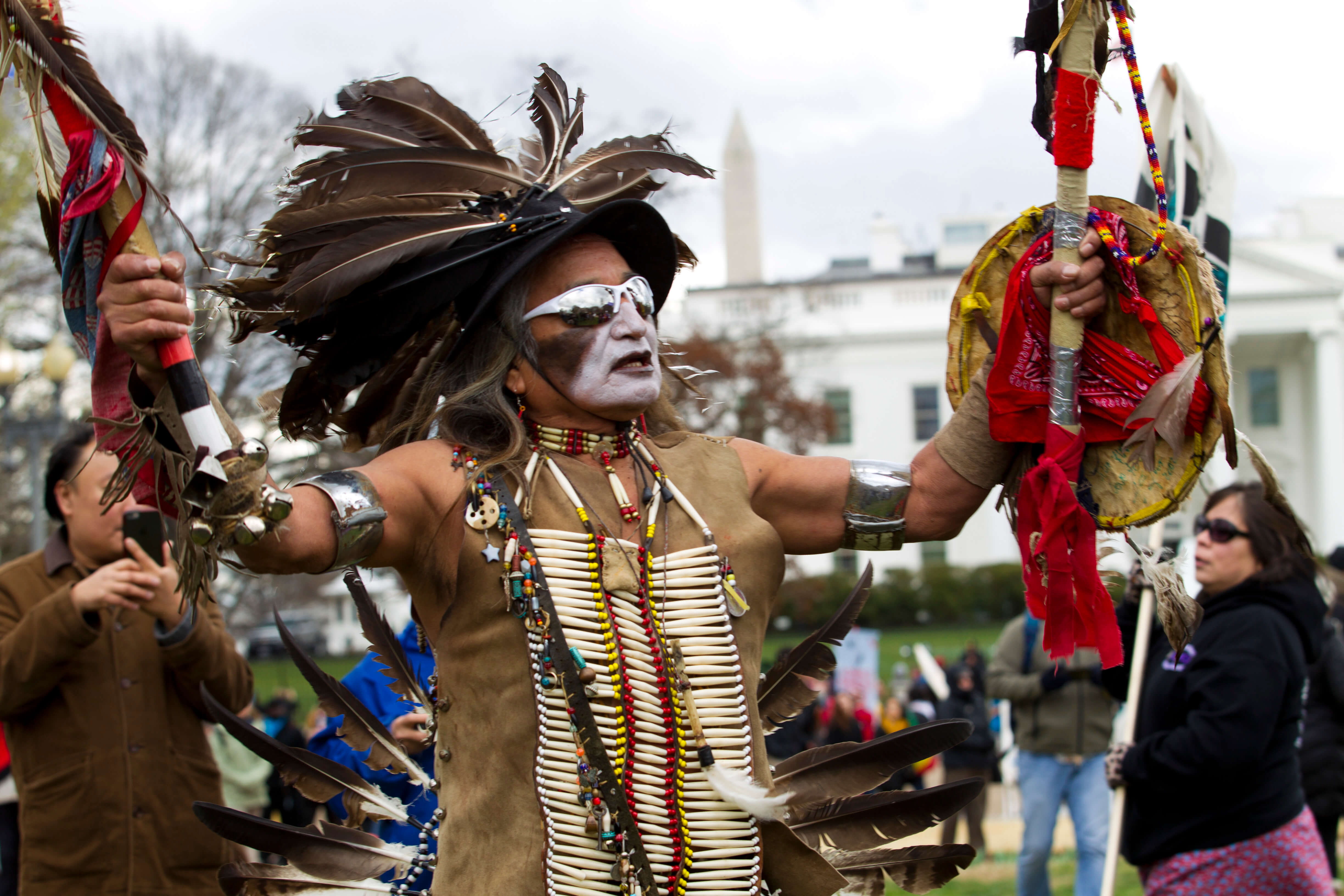 La Marcha de las Naciones Indígenas se produce un mes después de que Trump promulgara un decreto para resucitar la construcción de los oleoductos Keystone XL y Dakota Access.