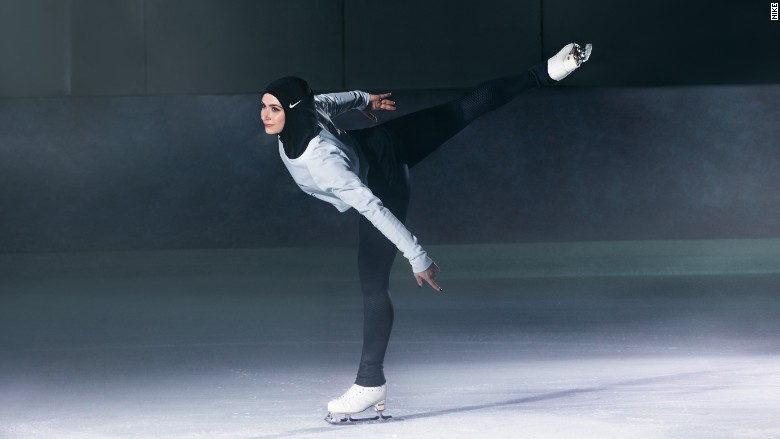 La patinadora Zahra Lari ayudo a desarrollar la Nike Pro Hijab.