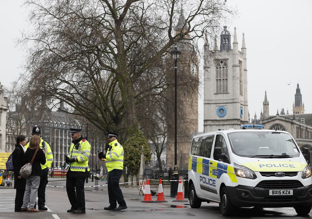 En una rueda de prensa ante la sede policial, l jefe de la unidad antiterrorista de Scotland Yard, Mark Rowley, indicó que de los dos detenidos, calificados como "significativos", uno fue aprehendido en West Midlands, en el centro de Inglaterra, y otro en el noroeste inglés. (AP)