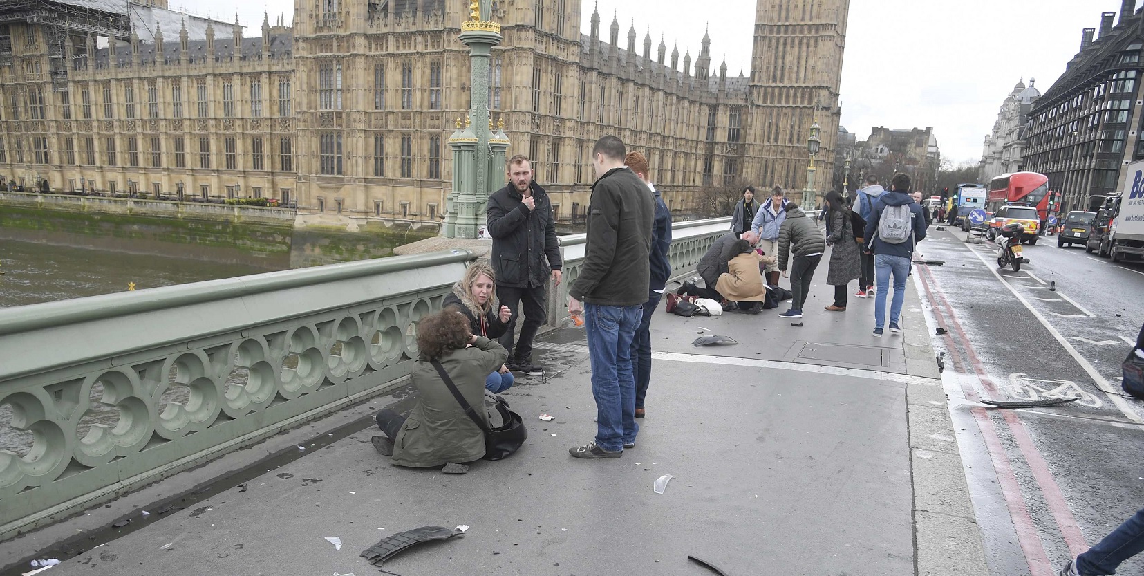 Una mujer es herida por un tiro en el puente de Westminster en Londres (Reuters)