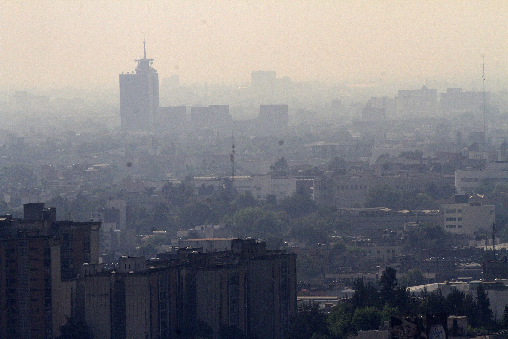 Se mantiene la mala calidad del aire en cinco delegaciones de la Ciudad de México.(Notimex)