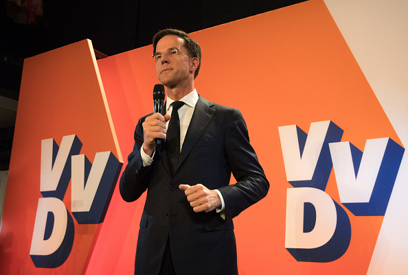 El partido liberal "VVD" seguirá siendo la primera fuerza, tras ganar 32 escaños, por lo que Mark Rutte seguirá como primer ministro hasta 2021 (Getty Images/Archivo)