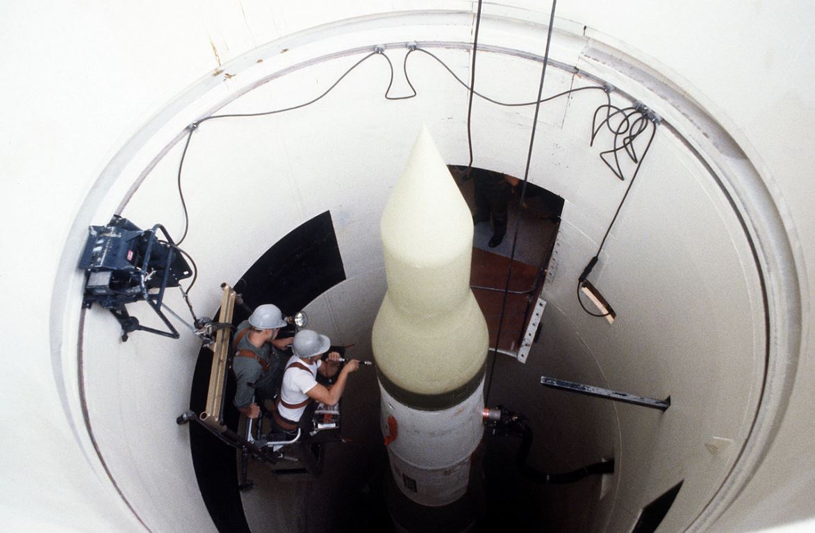 Un misil nuclear Minuteman II en su silo. (Wikipedia/archivo)
