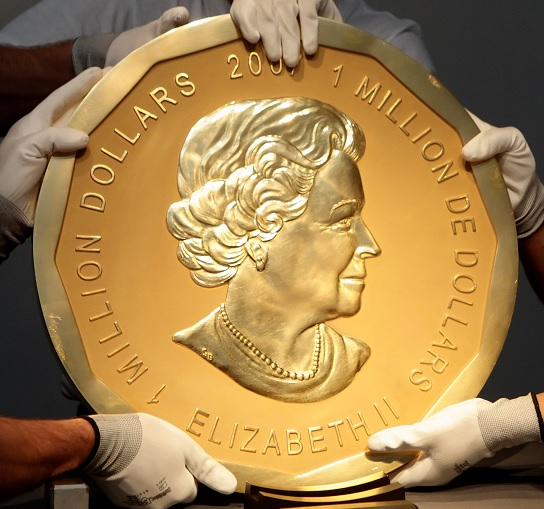 La moneda de oro 'Big Maple Leaf' en el Museo Bode de Berlín (Reuters)