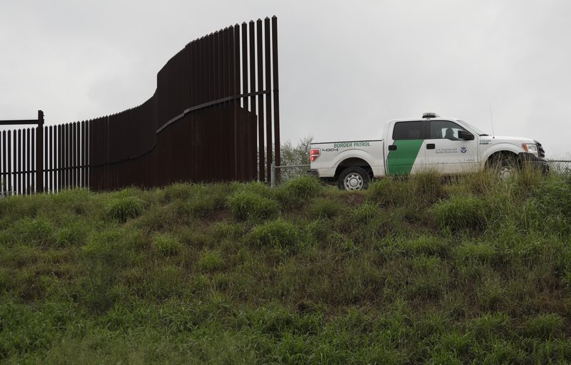 Muro con México enfrenta problemas financieros, geográficos y legales