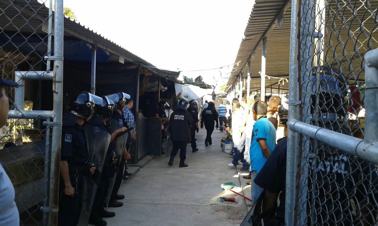 Autoridades de Colima realizan un operativo en el Cereso; hallan armas y drogas (SSP-Colima)