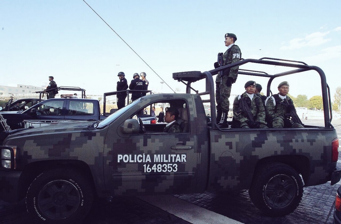 Operativos de la Policía militar en Puebla. (Twitter @TonyGali)